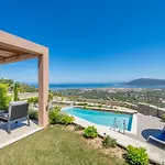 31 Blue Ionian * Apolpaina